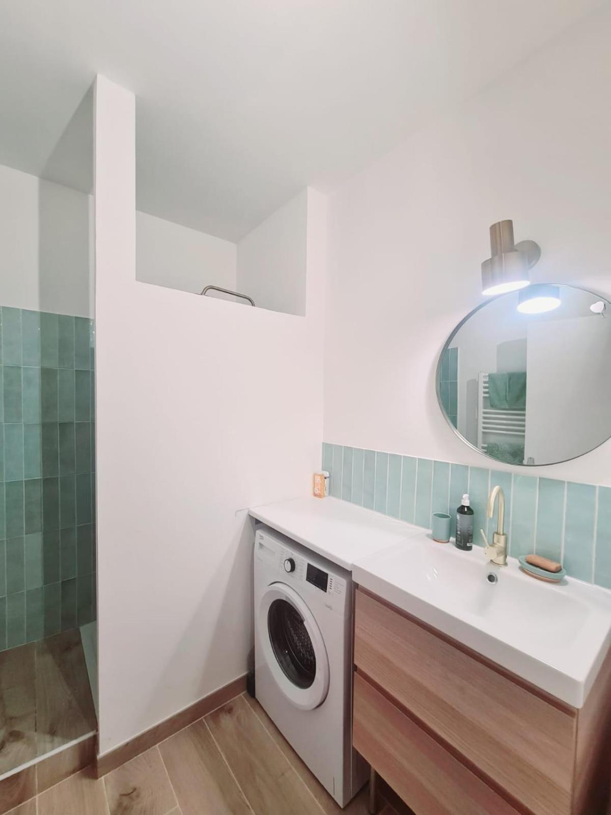 Appartement Intra Muros Avec Cour Privee Avinhão Exterior foto