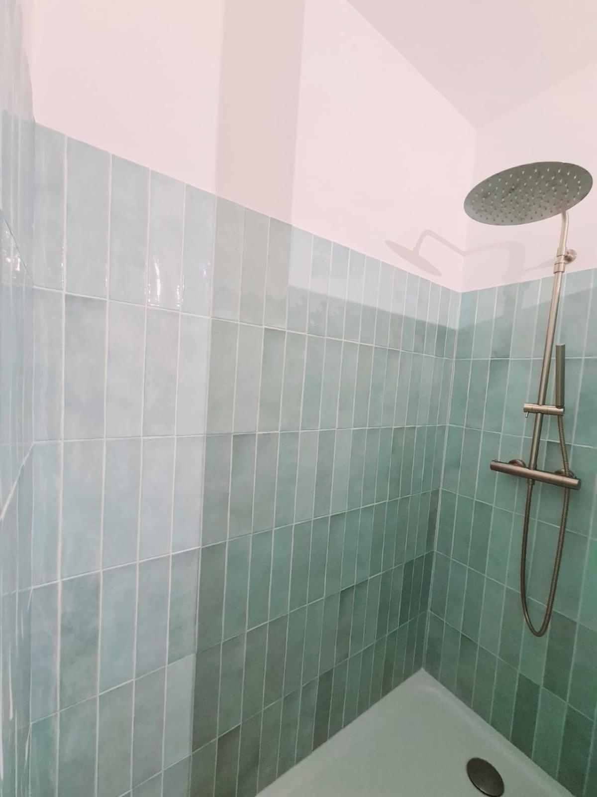 Appartement Intra Muros Avec Cour Privee Avinhão Exterior foto