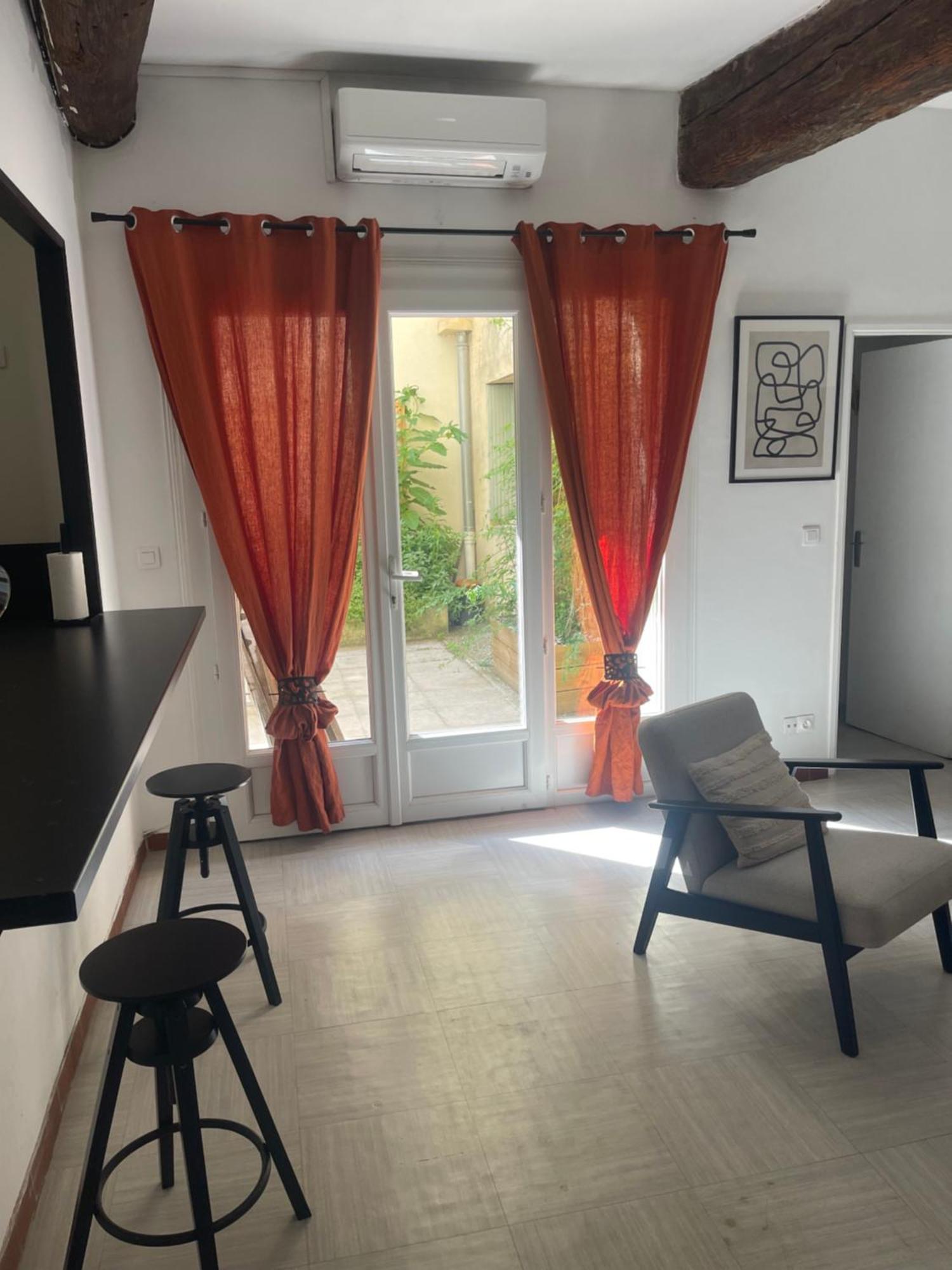 Appartement Intra Muros Avec Cour Privee Avinhão Exterior foto