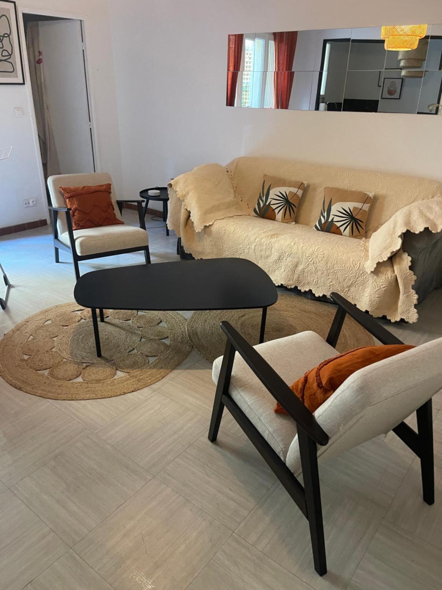 Appartement Intra Muros Avec Cour Privee Avinhão Exterior foto